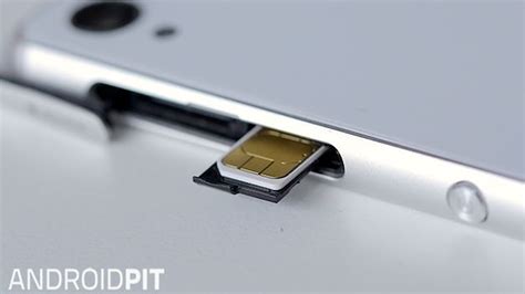 How to insert a SIM card into the Xperia Z3 .